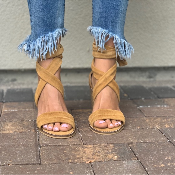 Bombay Genuine Ankle Wrap Ties Block Heel Sandal - Picture 8 of 8